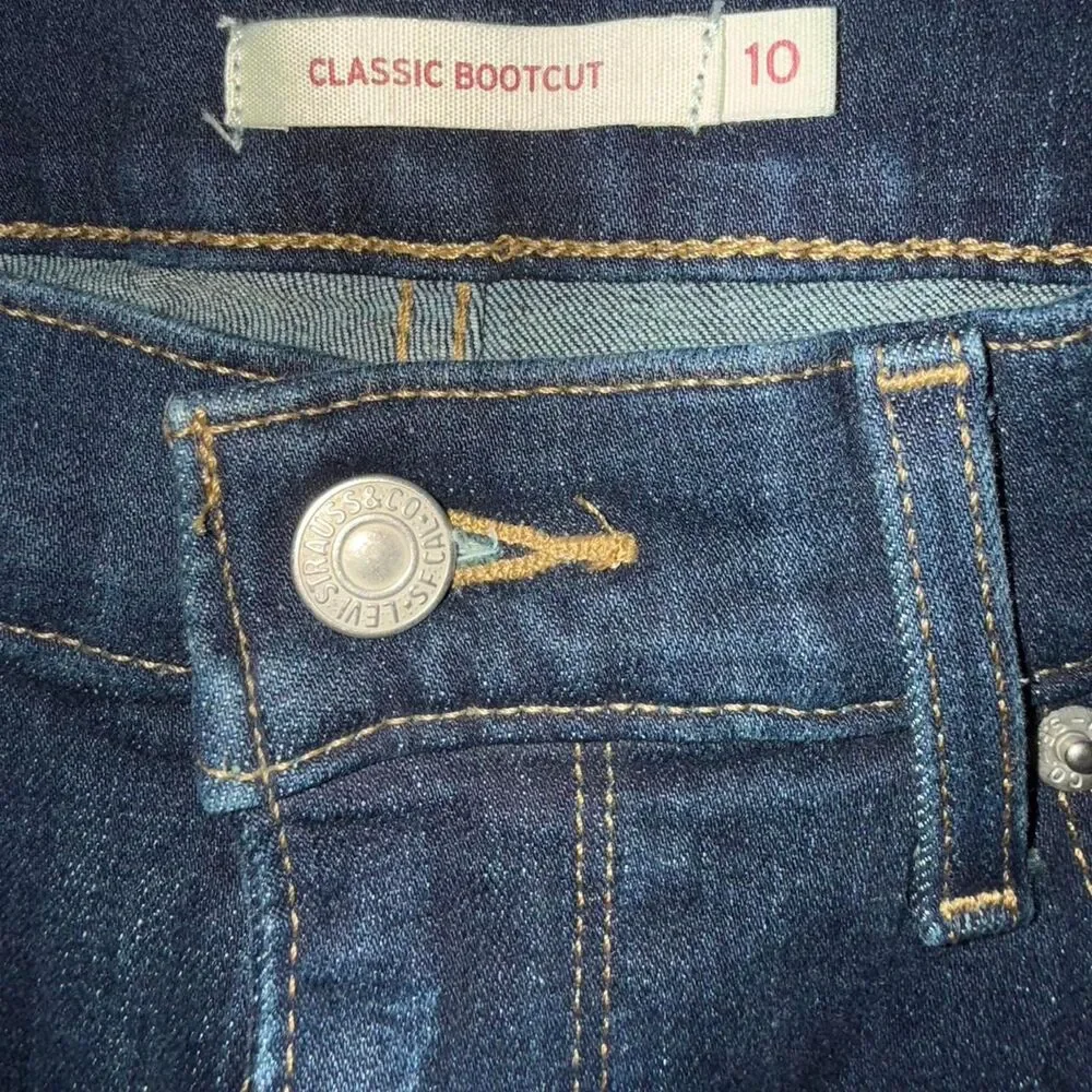 Levi-s Women's Navy and Blue Jeans